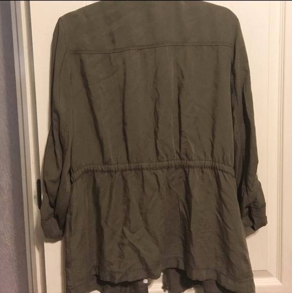 Caslon Army Green Utility Anorak Jacket Women's Medium M Drawstring Roll Tab EUC - Picture 2 of 6